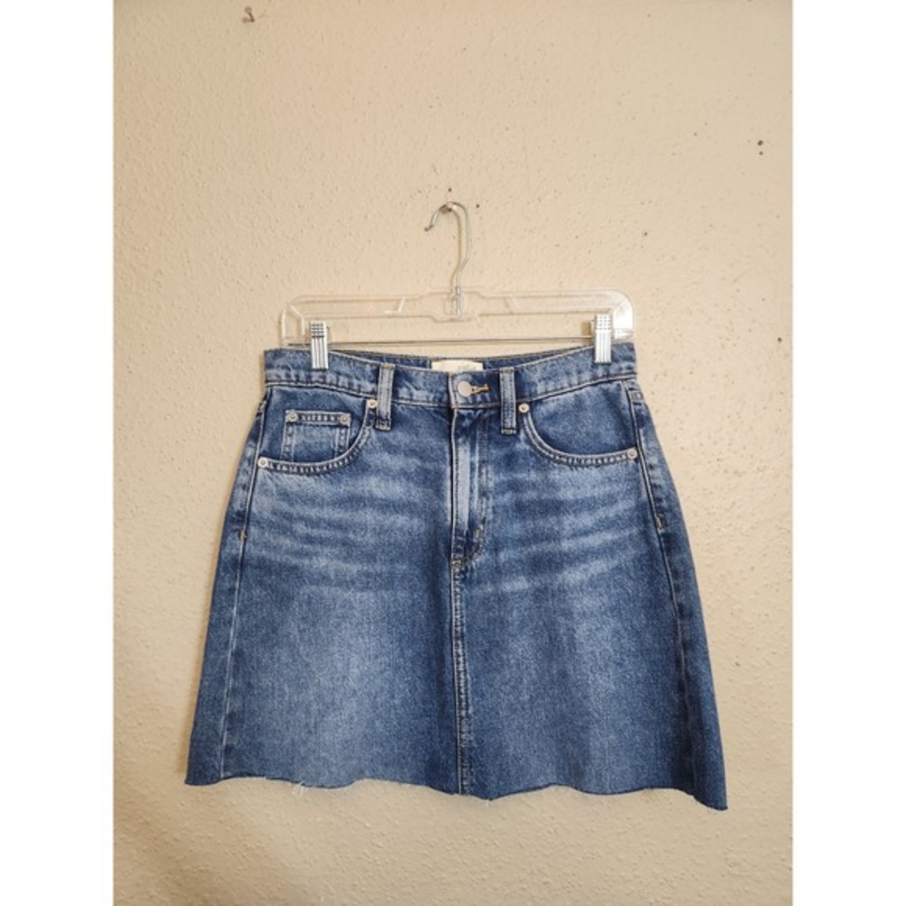 Universal Thread Women's Blue Denim Solid Raw Hem Mini Skirt Size 2‎